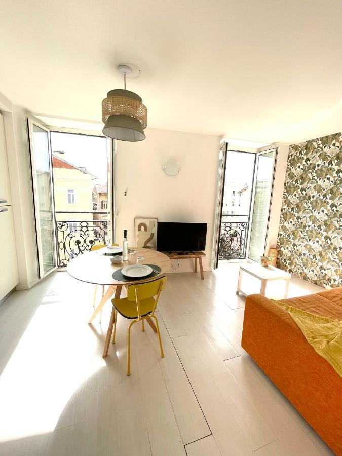 Appartement Menton Studio Face Au Jardin Bioves Fetes Des Citrons 3Min De La Mer Extérieur photo