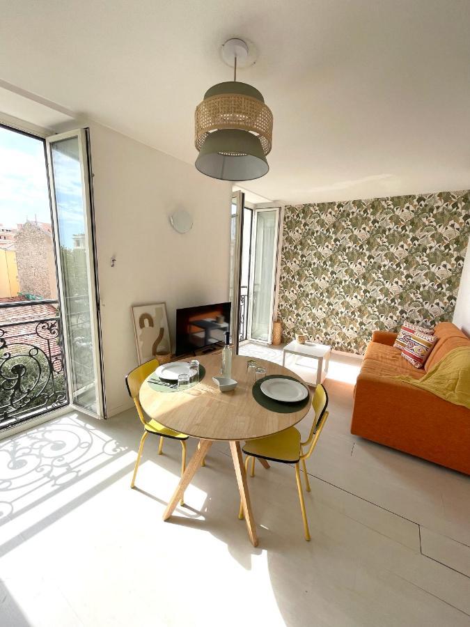 Appartement Menton Studio Face Au Jardin Bioves Fetes Des Citrons 3Min De La Mer Extérieur photo