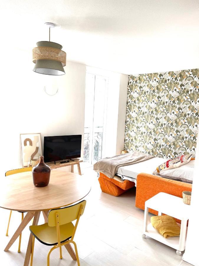 Appartement Menton Studio Face Au Jardin Bioves Fetes Des Citrons 3Min De La Mer Extérieur photo